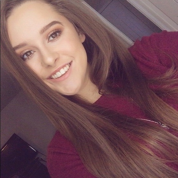 Meet your Posher, Hannah - Picture 1 of 1